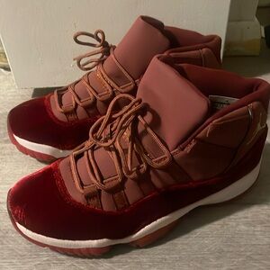 Jordan Women's Sneakers in Red and Burgundy